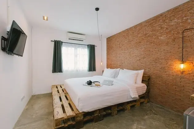B Room - Standard King Room