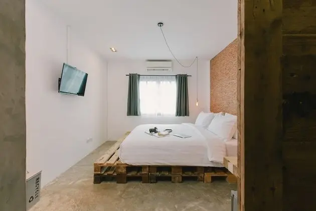 B Room - Standard King Room