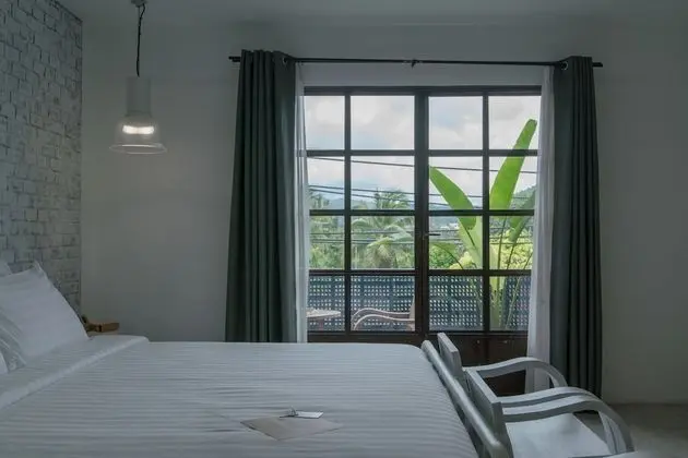 W Room - King Room with Balcony