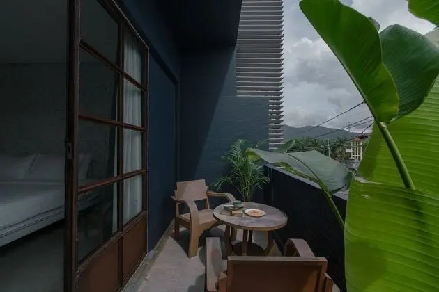 W Room - King Room with Balcony