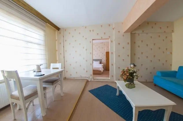 Deluxe Süit, 1 En Büyük (King) Boy Yatak ve Çekyat, Sigara İçilebilir, Bahçe Manzaralı
