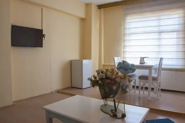 Deluxe Süit, 1 En Büyük (King) Boy Yatak ve Çekyat, Sigara İçilebilir, Bahçe Manzaralı