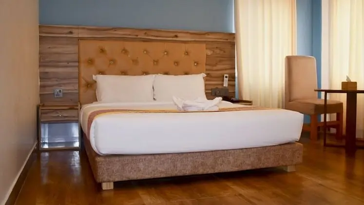 Deluxe Tek Büyük Yataklı Oda