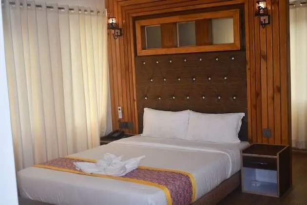 Luxury Oda