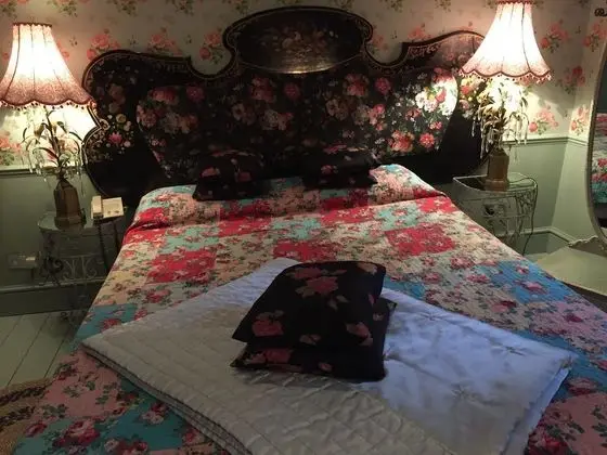 Tek Büyük Yataklı Oda, Banyolu/Duşlu