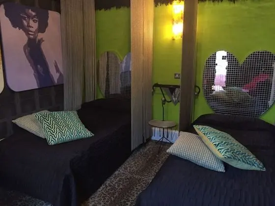 Tek Büyük Yataklı Oda, Banyolu/Duşlu