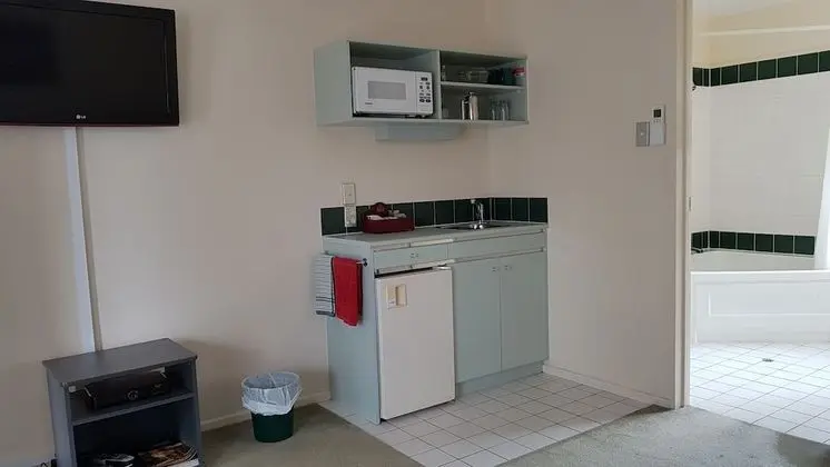Standard Stüdyo (Studio Shower)