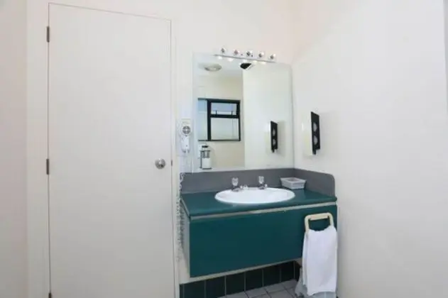 Standard Stüdyo (Studio Shower)