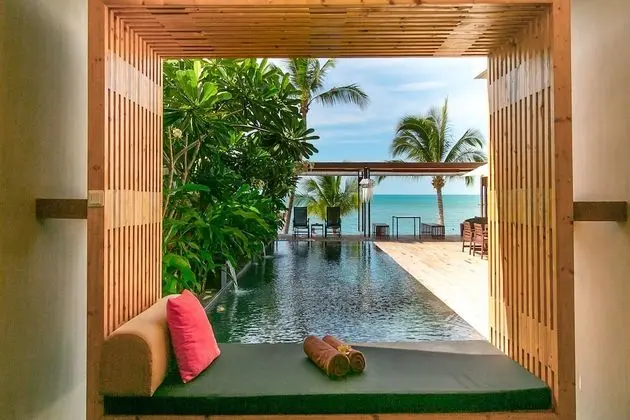 3 Bedroom Pavilion Beach Front Pool Residence