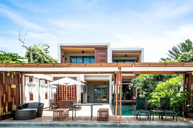 3 Bedroom Pavilion Beach Front Pool Residence