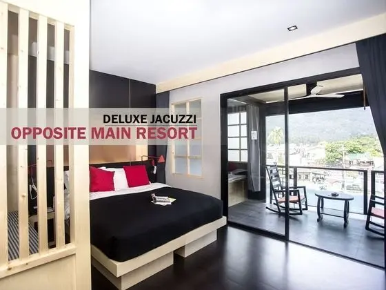 Deluxe Jacuzzi Suite Opposite Main Resort
