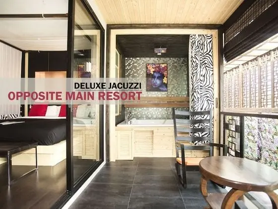 Deluxe Jacuzzi Suite Opposite Main Resort