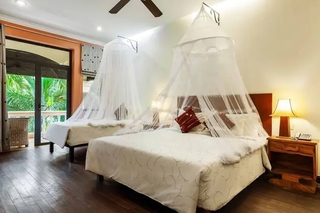 Deluxe Triple with Pool View