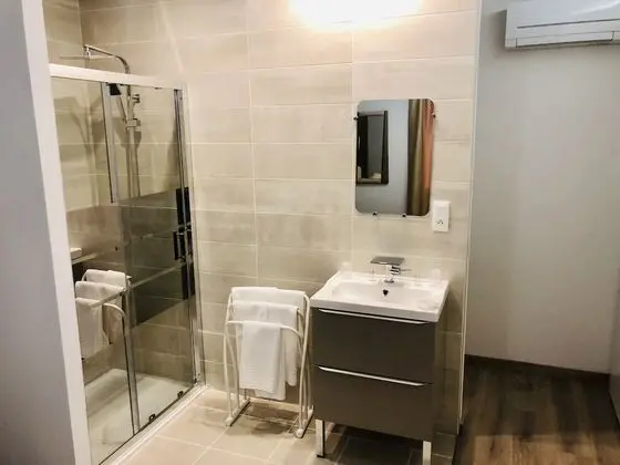 Comfort Tek Büyük Yataklı Oda, Banyolu/Duşlu, Kanal Manzaralı