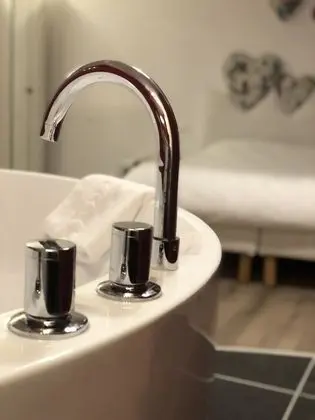 Honeymoon Süit, Banyolu/Duşlu, Kanal Manzaralı (Baignoire 2 Personnes)