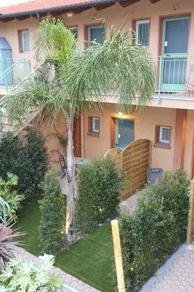 Standard Tek Büyük Yataklı Oda, Bahçe Manzaralı