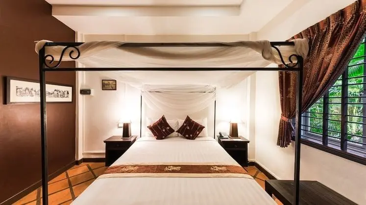 Deluxe Üç Kişilik Oda, Havuz Manzaralı