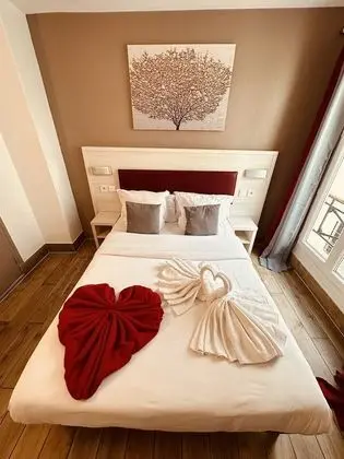Tek Büyük Yataklı Oda
