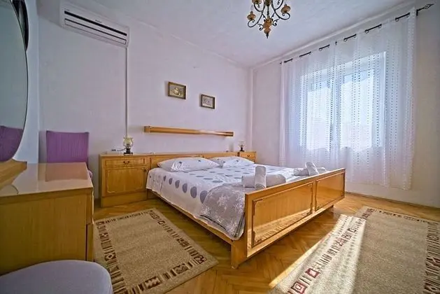 Apart Daire (Pavo - 80 m from beach - A1(5))