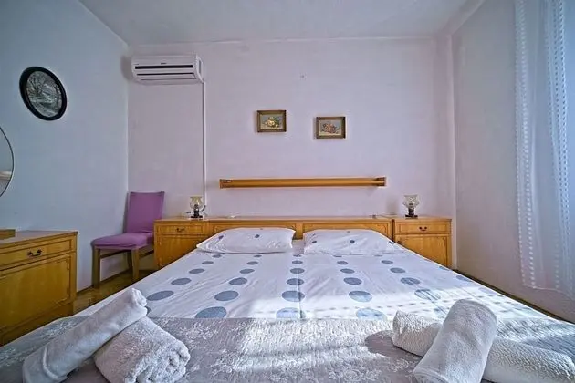 Apart Daire (Pavo - 80 m from beach - A1(5))