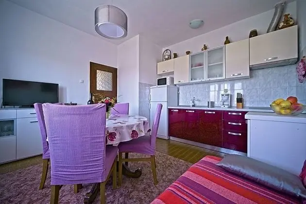 Apart Daire (Pavo - 80 m from beach - A1(5))