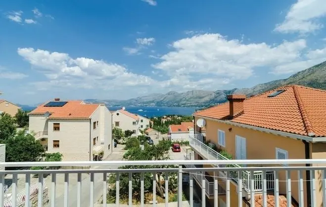 Apart Daire (Pavo - comfortable with parking space)