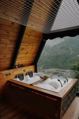 King Suite Room  4