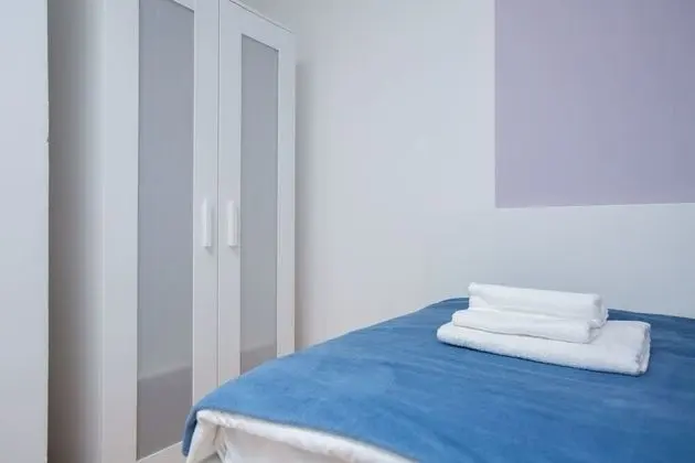 Tek Kişilik Oda, Ortak Banyo (5)