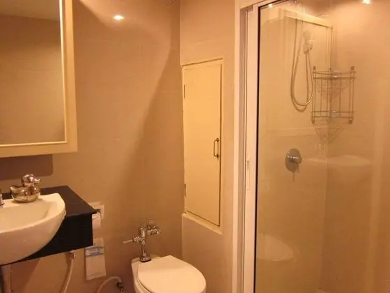 Üç Kişilik Oda