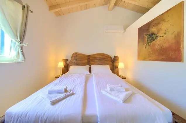 Luxury Villa, Üzüm Asması Manzaralı, Havuz Kenarı (2)