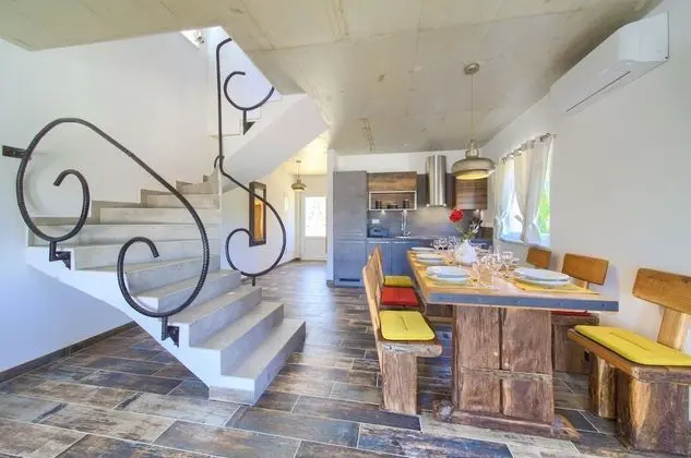 Luxury Villa, Üzüm Asması Manzaralı, Havuz Kenarı (2)