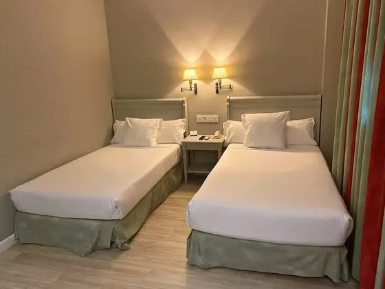 Standard Tek Büyük veya İki Ayrı Yataklı Oda