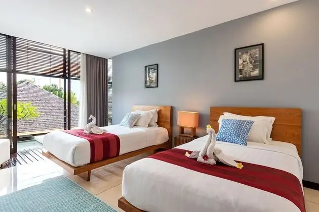 Deluxe Villa, 3 Yatak Odası, Sigara İçilebilir, Havuz Manzaralı