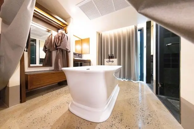 Deluxe Grand Double