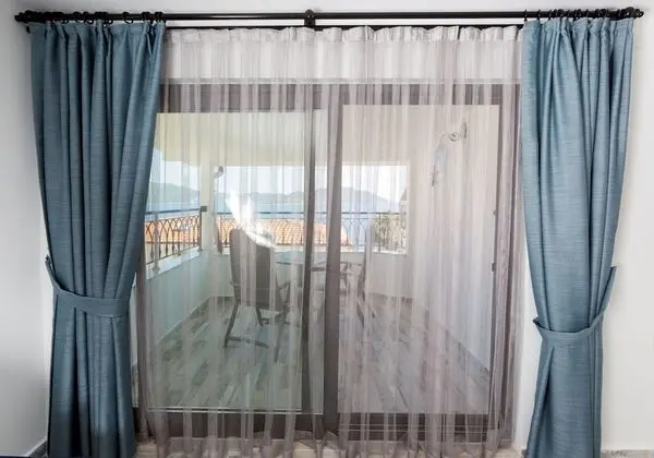 Honeymoon Room with Sea View & Jacuzzi 2