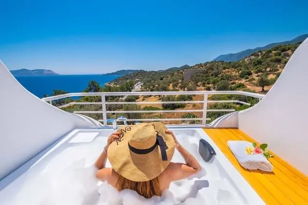 Corner Premium Room with Sea View & Jacuzzi