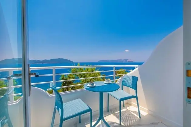 Corner Premium Room with Sea View & Jacuzzi