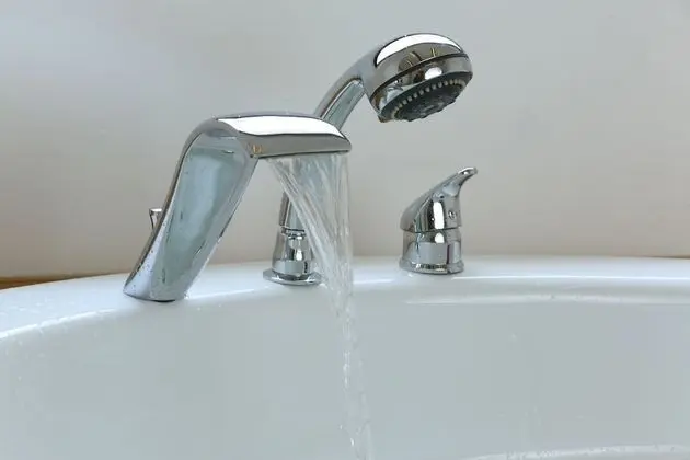 Jetted tub