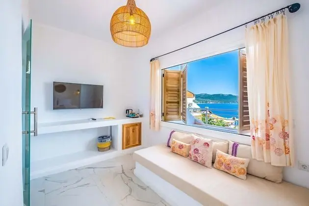 Premium Room with Sea View & Jacuzzi