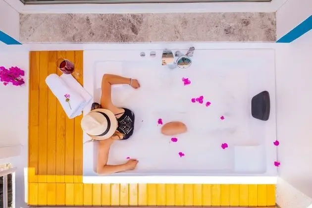 Premium Room with Sea View & Jacuzzi