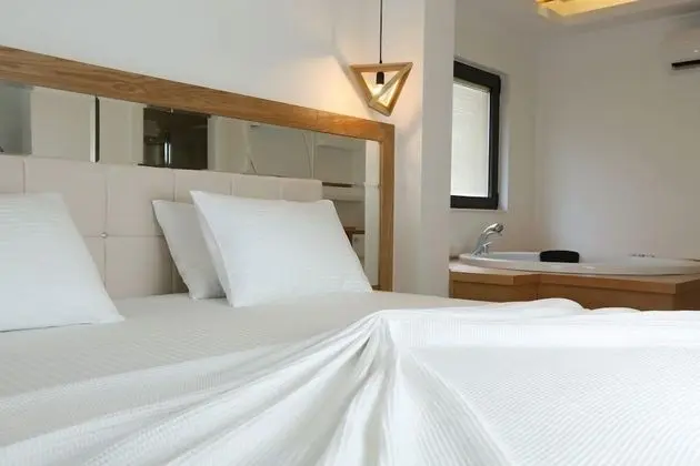 Suite with Spa Bath