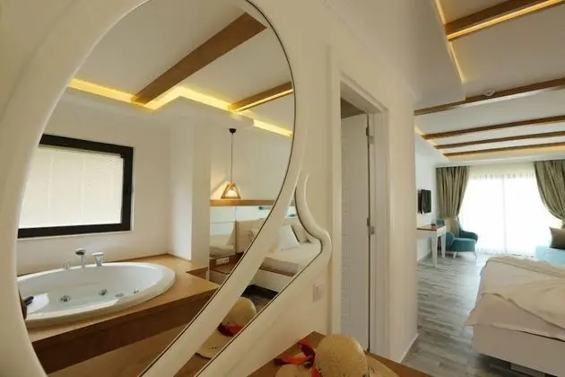 Suite with Spa Bath