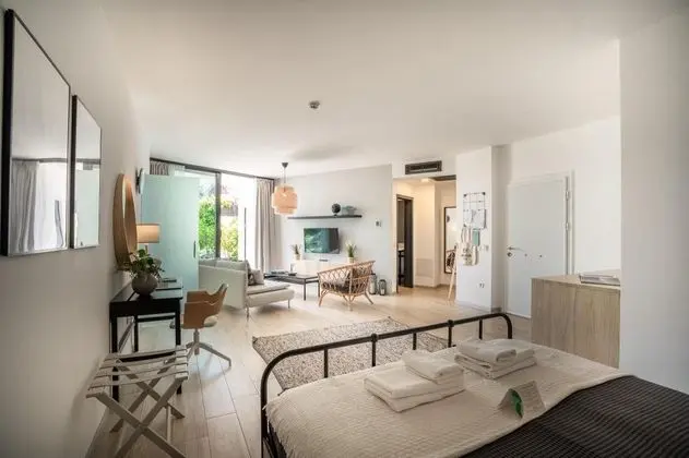 Iki Yatak Odalı Deluxe Suite, Kara veya Havuz Manzaralı, Ortak Havuzlu
