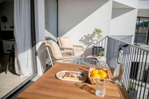 King Suite, Kara ve Havuz Manzaralı, Balkonlu