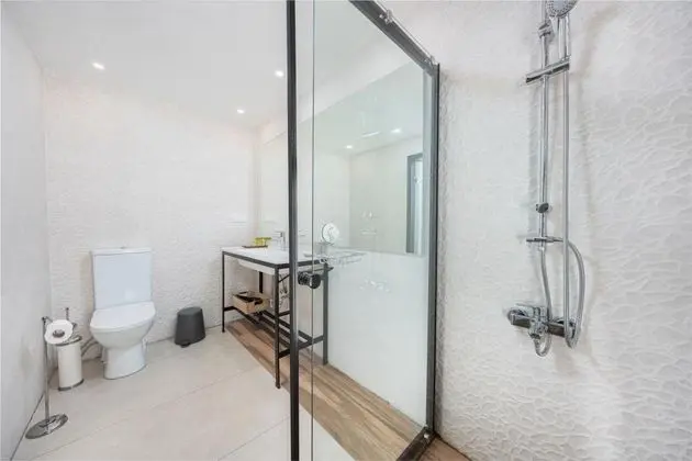 King Suite, Kara ve Havuz Manzaralı, Balkonlu