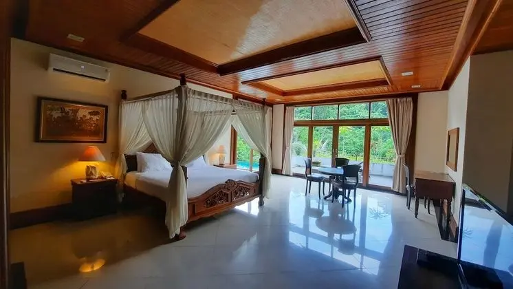One Bedroom Pool Villa complimentary one time floating breakfast for 2 people (min 3 n stay)