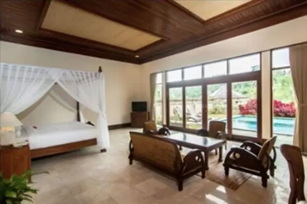 One Bedroom Pool Villa complimentary one time floating breakfast for 2 people (min 3 n stay)