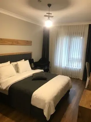 Standart Suit - Göl ve Dağ Manzaralı
