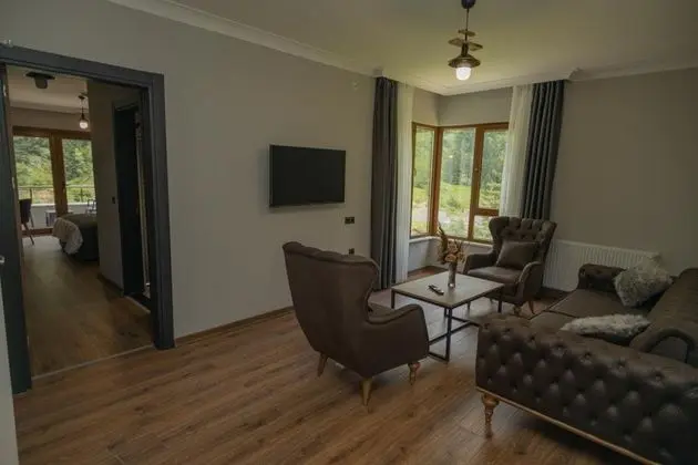Corner Suite, Göl Manzaralı, Balkonlu