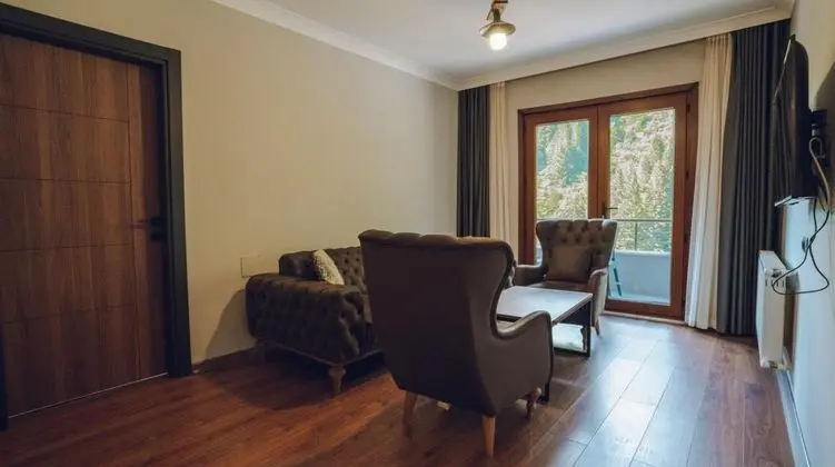 Suite, Göl Manzaralı, Balkonlu